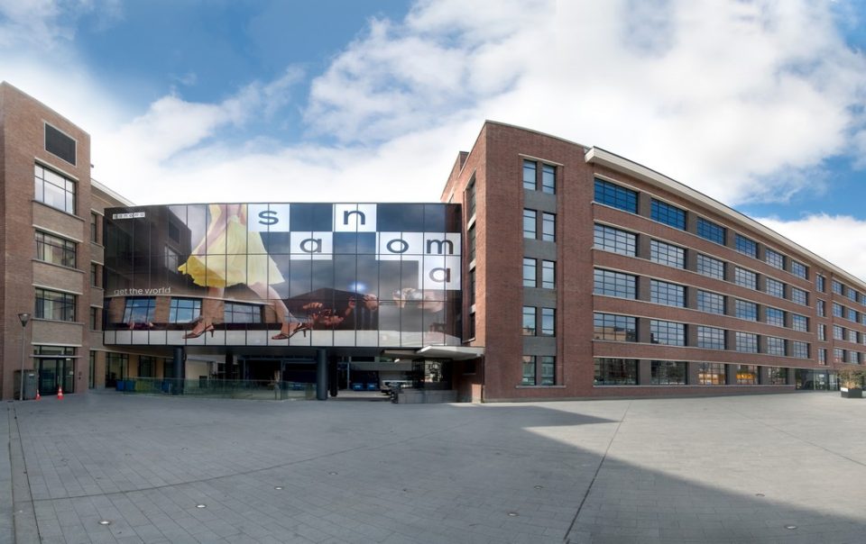 Aluminium buitenschrijnwerk ramen deuren glasgevel gevelbekleding Zuidpoort Mechelen projectbouw Schüco Corswarem